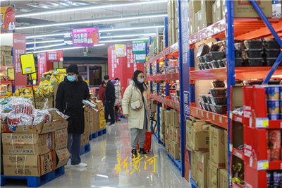 濟(jì)南老商圈煥新顏 引入“網(wǎng)紅”品牌折扣倉(cāng)，打造沉浸式日用百貨購(gòu)物新體驗(yàn)