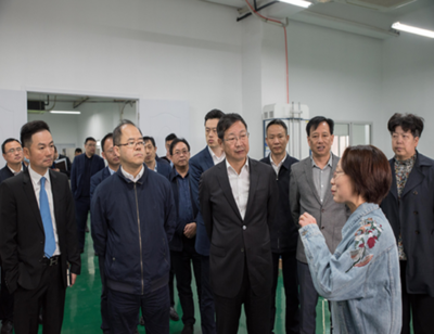 上海市市委、臨港新片區黨工委領導蒞臨上海長肯試驗設備考察調研，聚焦化工產品檢測服務發展